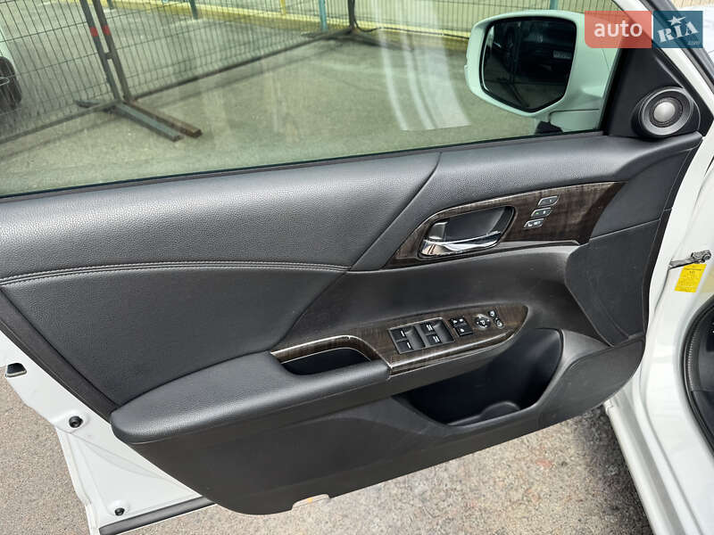 Седан Honda Accord 2013 в Києві