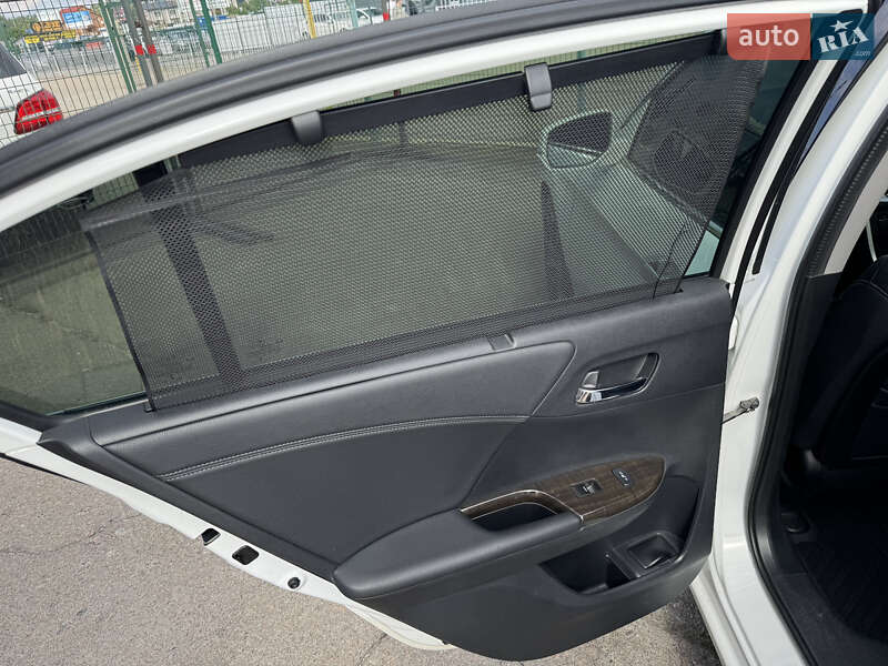 Седан Honda Accord 2013 в Києві