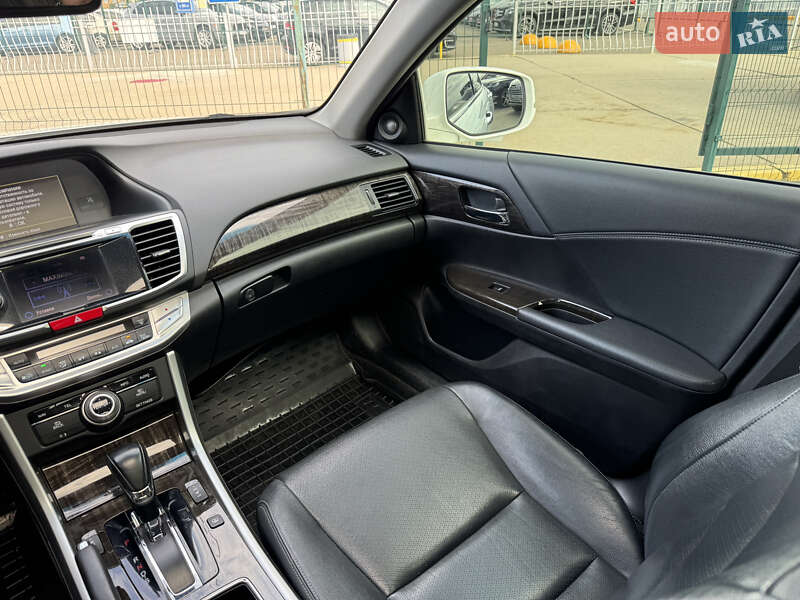 Седан Honda Accord 2013 в Києві