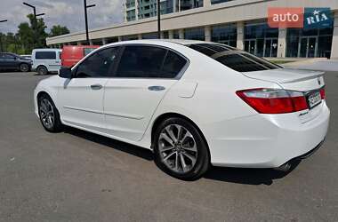 Седан Honda Accord 2015 в 