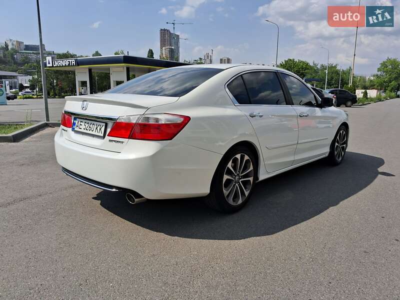 Седан Honda Accord 2015 в Дніпрі