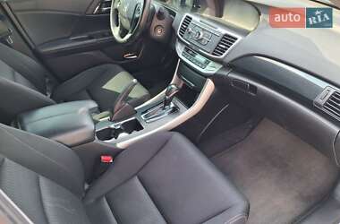 Седан Honda Accord 2015 в 