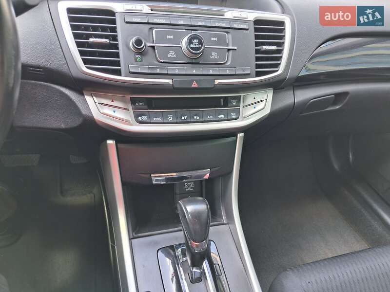 Седан Honda Accord 2015 в Дніпрі