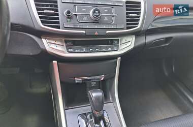 Седан Honda Accord 2015 в 