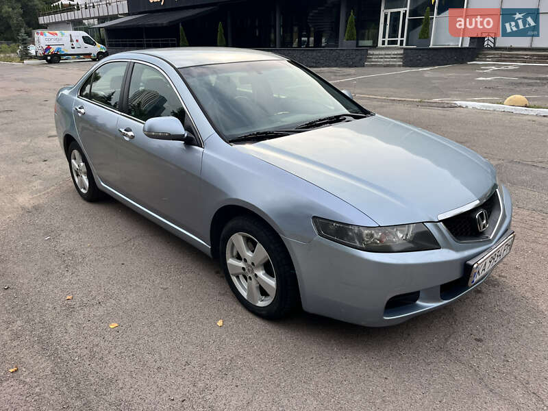 Седан Honda Accord 2004 в Киеве