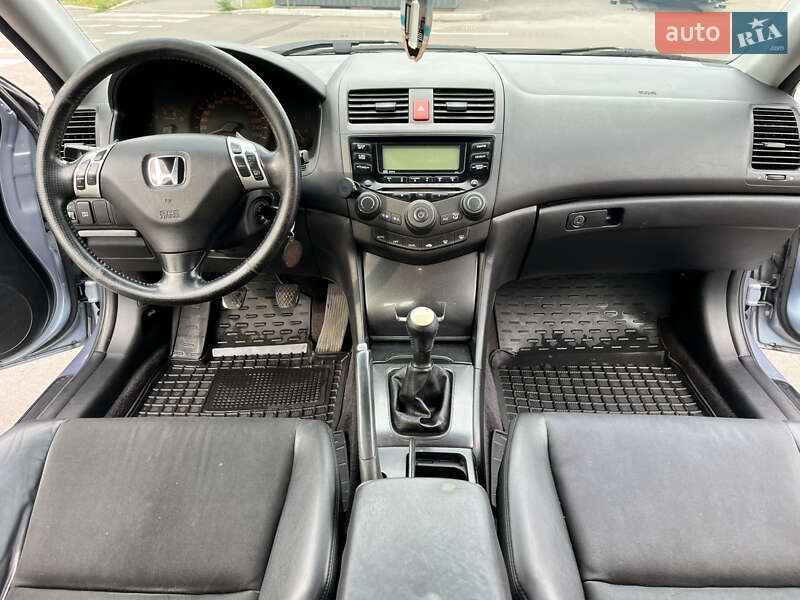 Седан Honda Accord 2004 в Киеве