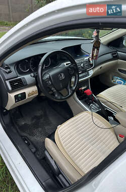 Седан Honda Accord 2015 в 