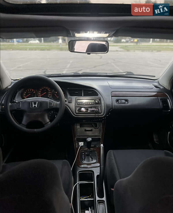 Седан Honda Accord 2000 в Запорожье