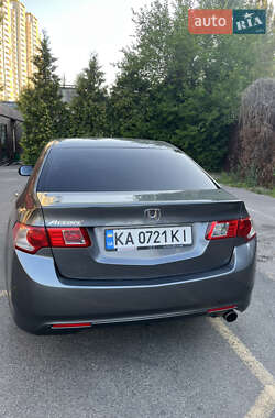 Седан Honda Accord 2010 в 