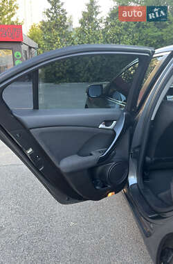 Седан Honda Accord 2010 в 