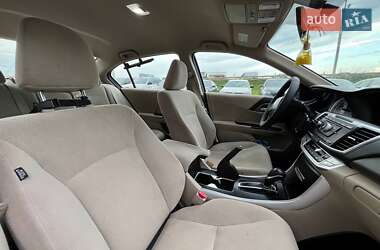 Седан Honda Accord 2013 в 