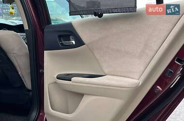 Седан Honda Accord 2013 в 
