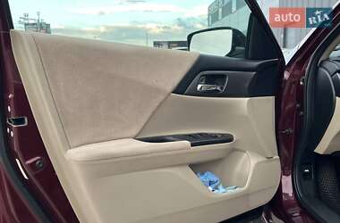 Седан Honda Accord 2013 в 