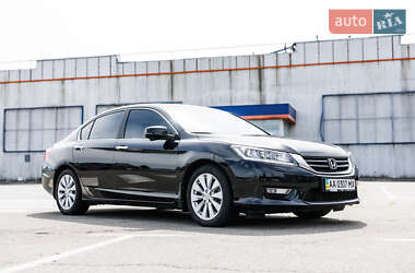 Седан Honda Accord 2013 в 