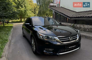 Седан Honda Accord 2013 в 