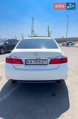 Седан Honda Accord 2013 в 