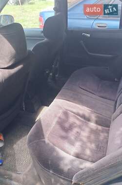 Седан Honda Accord 1992 в 