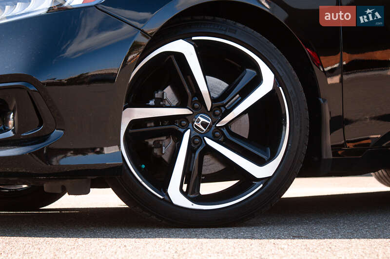 Седан Honda Accord 2022 в Киеве
