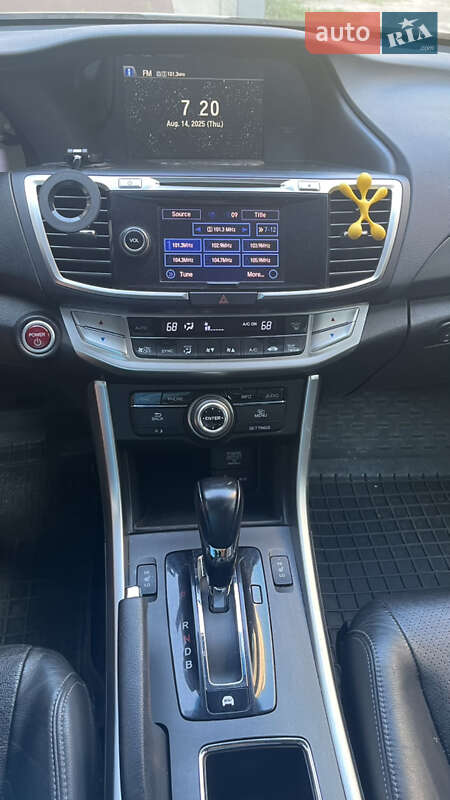 Седан Honda Accord 2015 в Києві