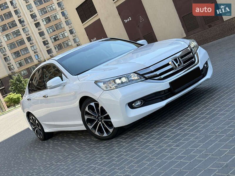 Седан Honda Accord 2015 в Одессе