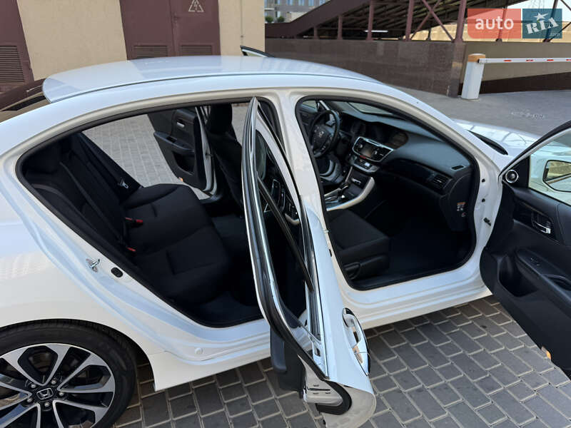 Седан Honda Accord 2015 в Одессе