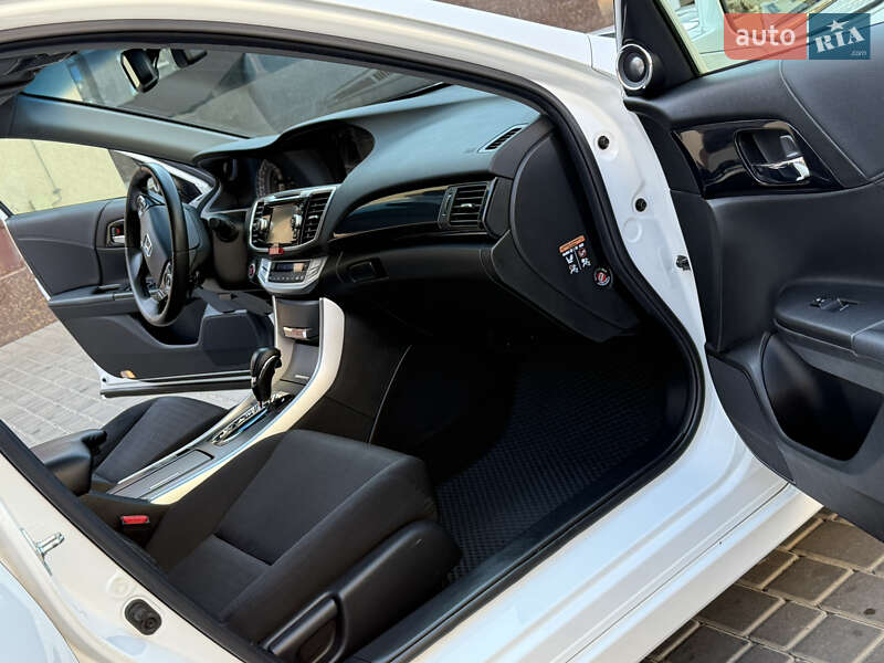 Седан Honda Accord 2015 в Одессе