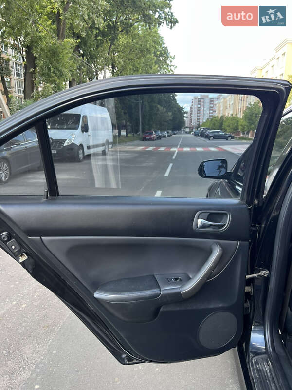 Седан Honda Accord 2006 в Києві