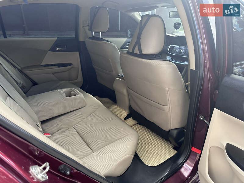Седан Honda Accord 2014 в Охтирці