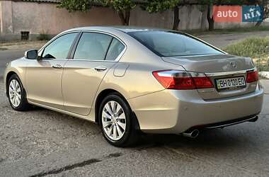 Седан Honda Accord 2013 в 