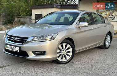 Седан Honda Accord 2013 в 