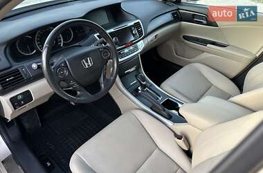 Седан Honda Accord 2013 в 