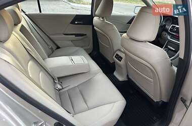 Седан Honda Accord 2013 в 