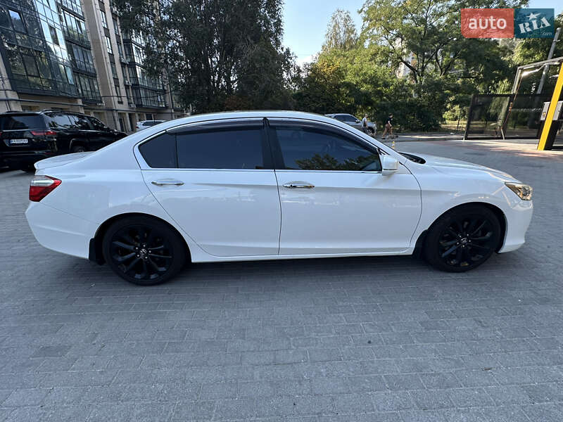 Седан Honda Accord 2013 в Дніпрі