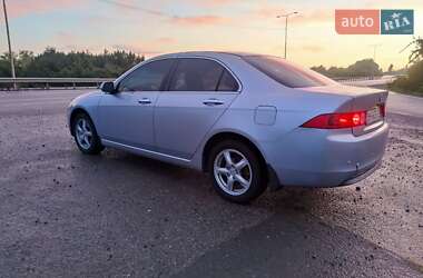 Седан Honda Accord 2004 в 