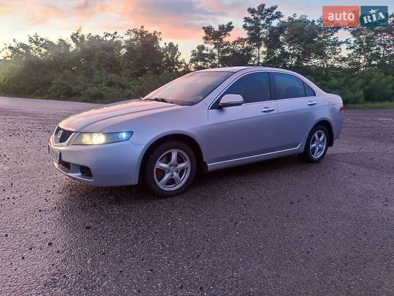Седан Honda Accord 2004 в 