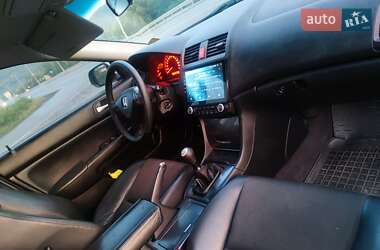 Седан Honda Accord 2004 в 