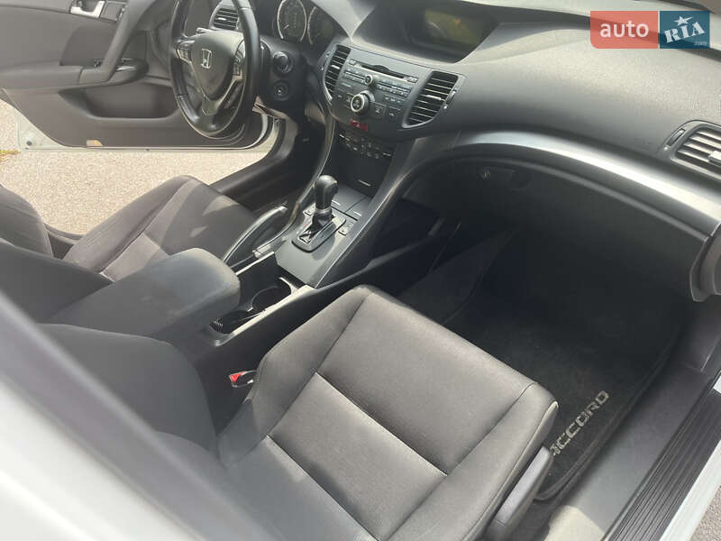 Седан Honda Accord 2012 в Києві