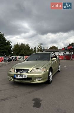 Седан Honda Accord 2000 в Киеве