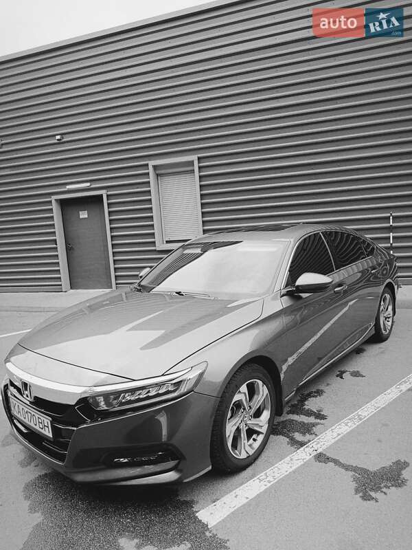 Седан Honda Accord 2019 в Киеве