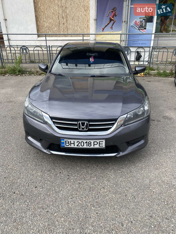 Седан Honda Accord 2014 в Києві