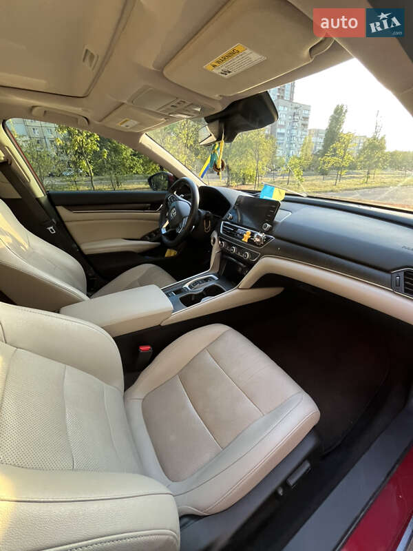 Седан Honda Accord 2018 в Днепре