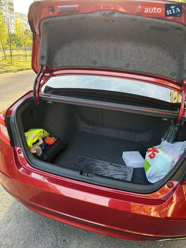 Седан Honda Accord 2018 в Днепре