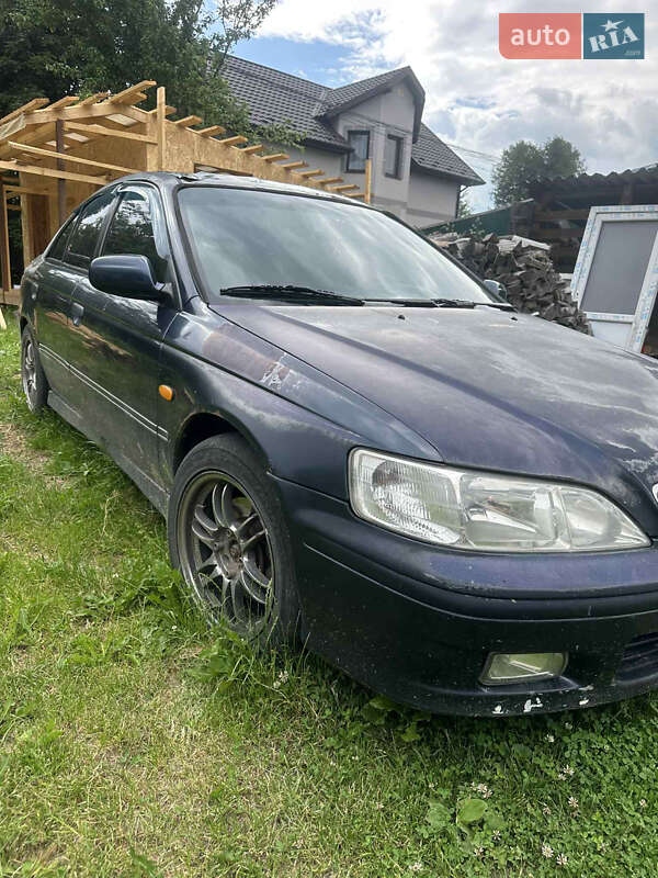 Седан Honda Accord 1999 в Верховине