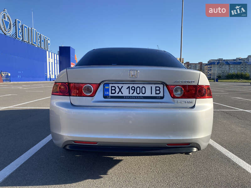 Седан Honda Accord 2004 в Кам'янець-Подільському