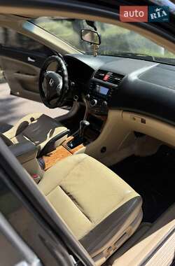 Седан Honda Accord 2005 в 