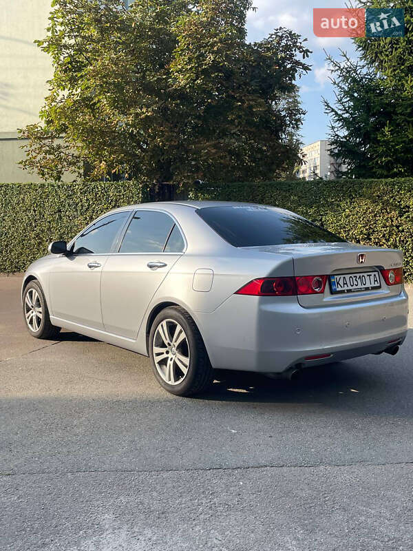 Седан Honda Accord 2003 в Киеве