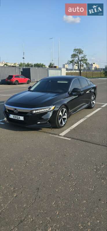 Седан Honda Accord 2018 в Киеве