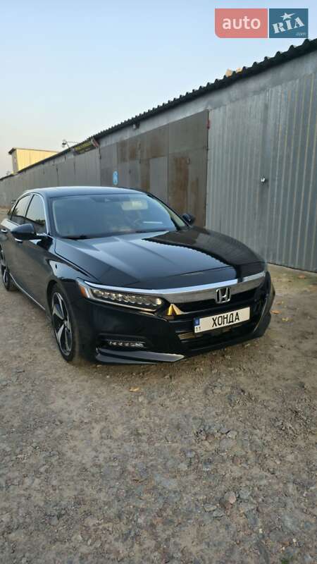 Седан Honda Accord 2018 в Киеве