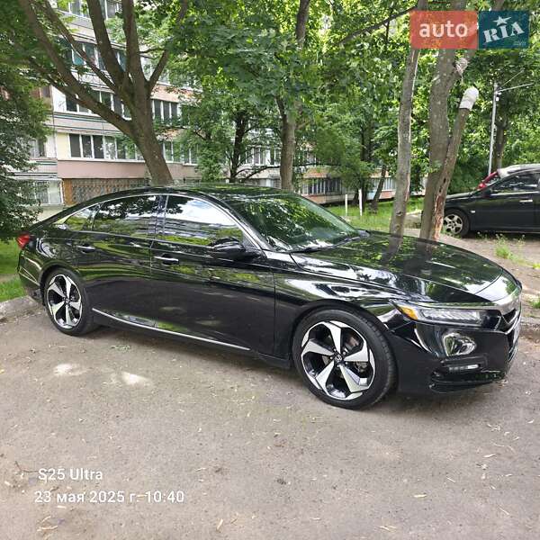 Седан Honda Accord 2018 в Киеве