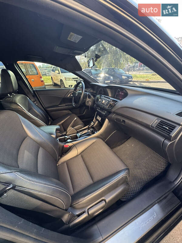 Седан Honda Accord 2017 в Киеве